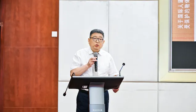 中国国际法学会常务副会长李鸣教授