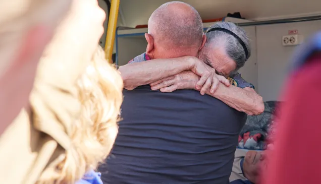 Воссоединение семей в Курске после репатриации из Сум (Украина)