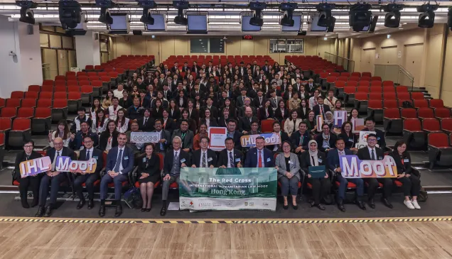 来自亚太地区的二十二支法学院队伍齐聚香港，在国际人道法模拟法庭比赛中展现卓越才能。第24届亚太区红十字国际人道法模拟法庭比赛在颁奖典礼中圆满落幕。
