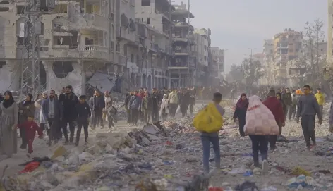 Gaza-AV-news-roads-damaged-people-moving