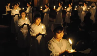 Presentation ceremony for the Florence Nightingale award. Japanese Red Crosss