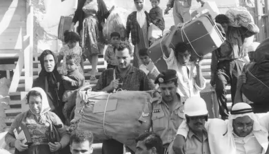 Arab-Israeli conflict of 1967. Refugees crossing to Jordan by Allenby bridge. Albert Flouty/ICRC