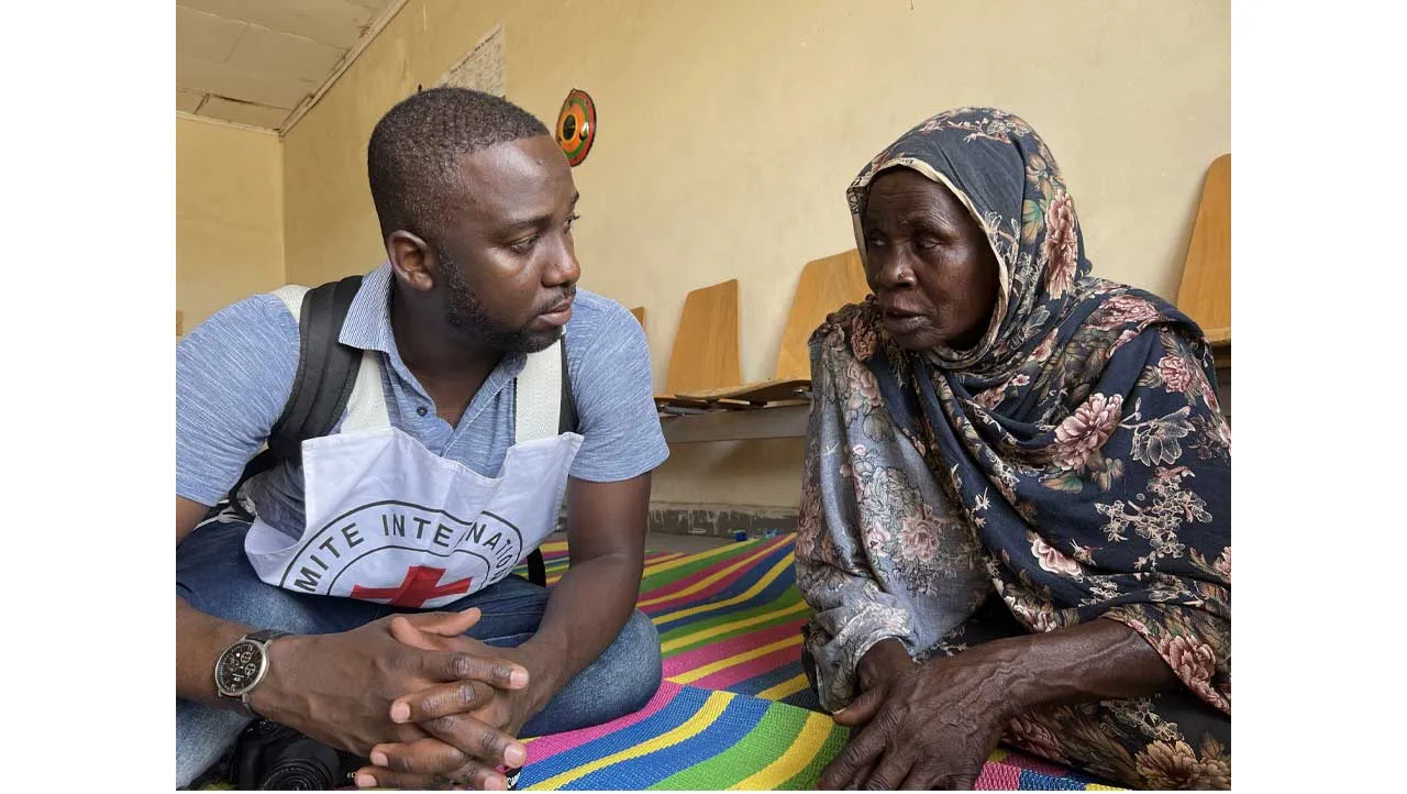 Before Saturday, Fatimé had never set foot outside El Geneina, Sudan. But after her nephew was injured, they fled, walking for days to reach the border with Chad.