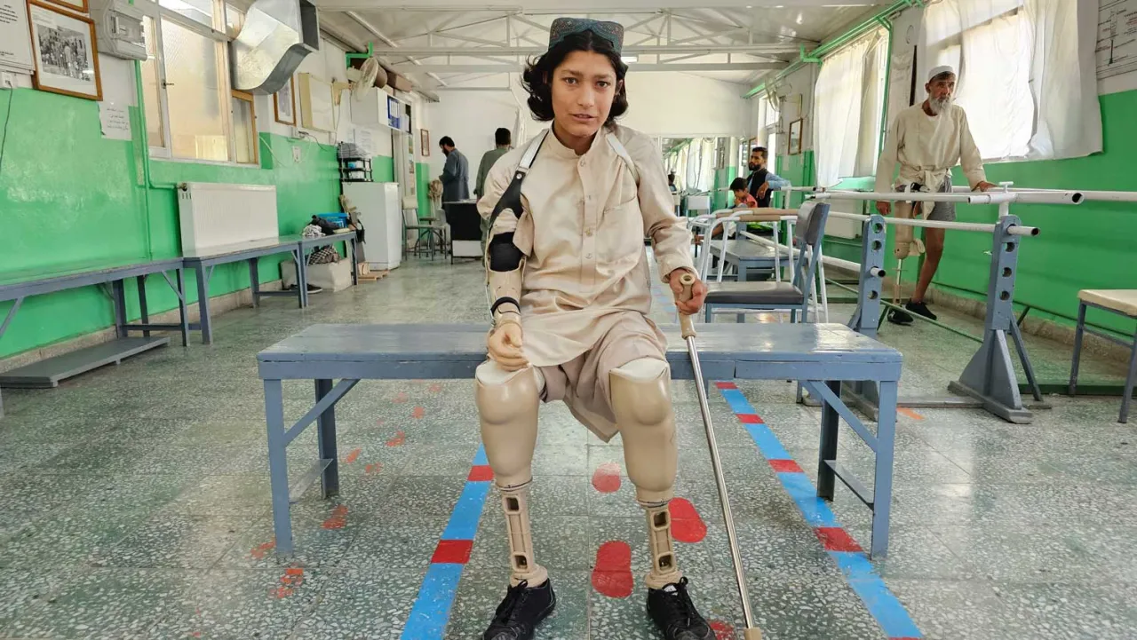 Humanity in action rehabilitation ICRC team helps people in conflict