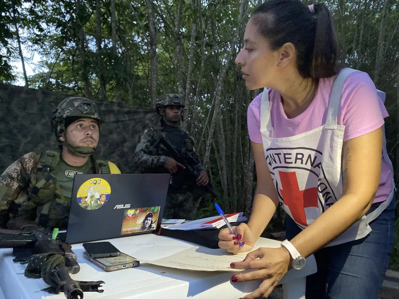 Colombia, 2024. Maintaining an ongoing dialogue with warring parties is a key activity enabling our work and contributing to the protection of civilians. R. Monsalve/ICRC