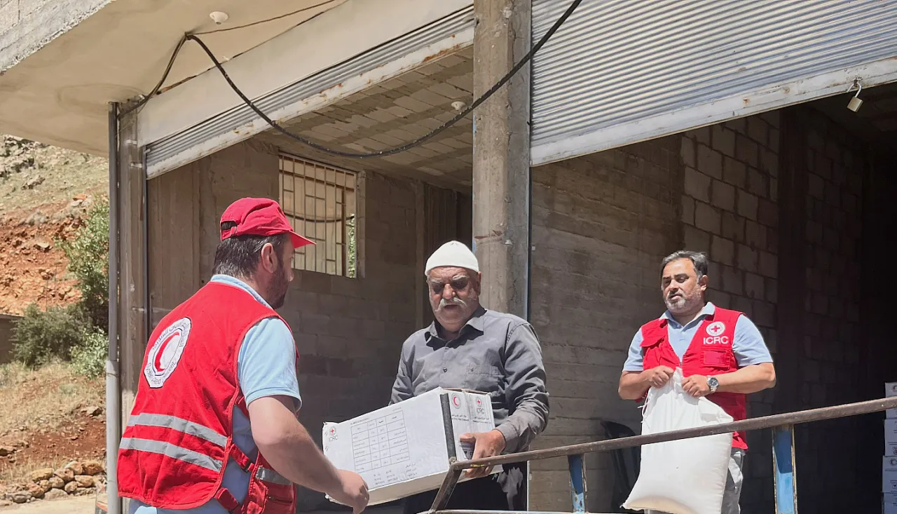 Distribution of Food Items to Respond to Displacement from Sahnaya - Emergency Response
