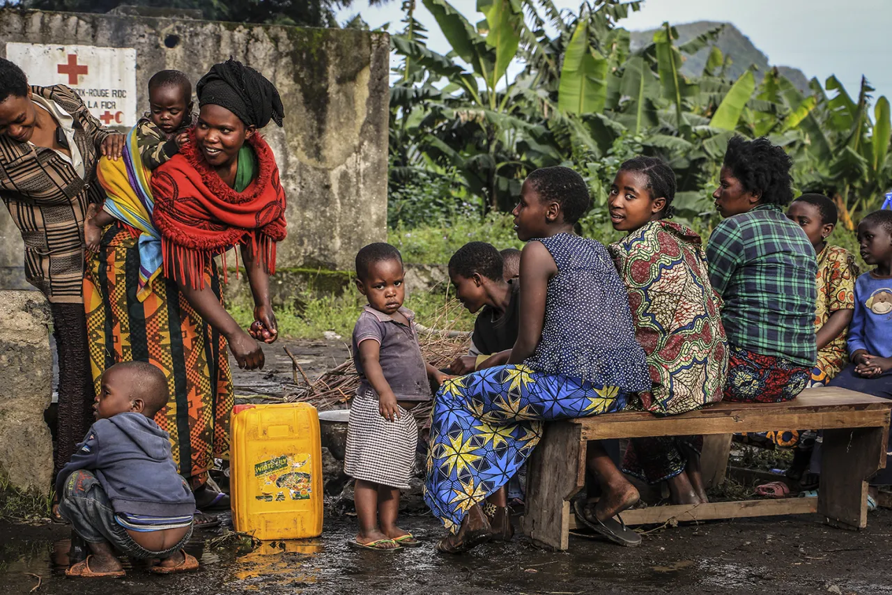 República Democrática del Congo, mayo de 2022.  Los desplazados internos se han refugiado en una escuela utilizada como campamento improvisado. 