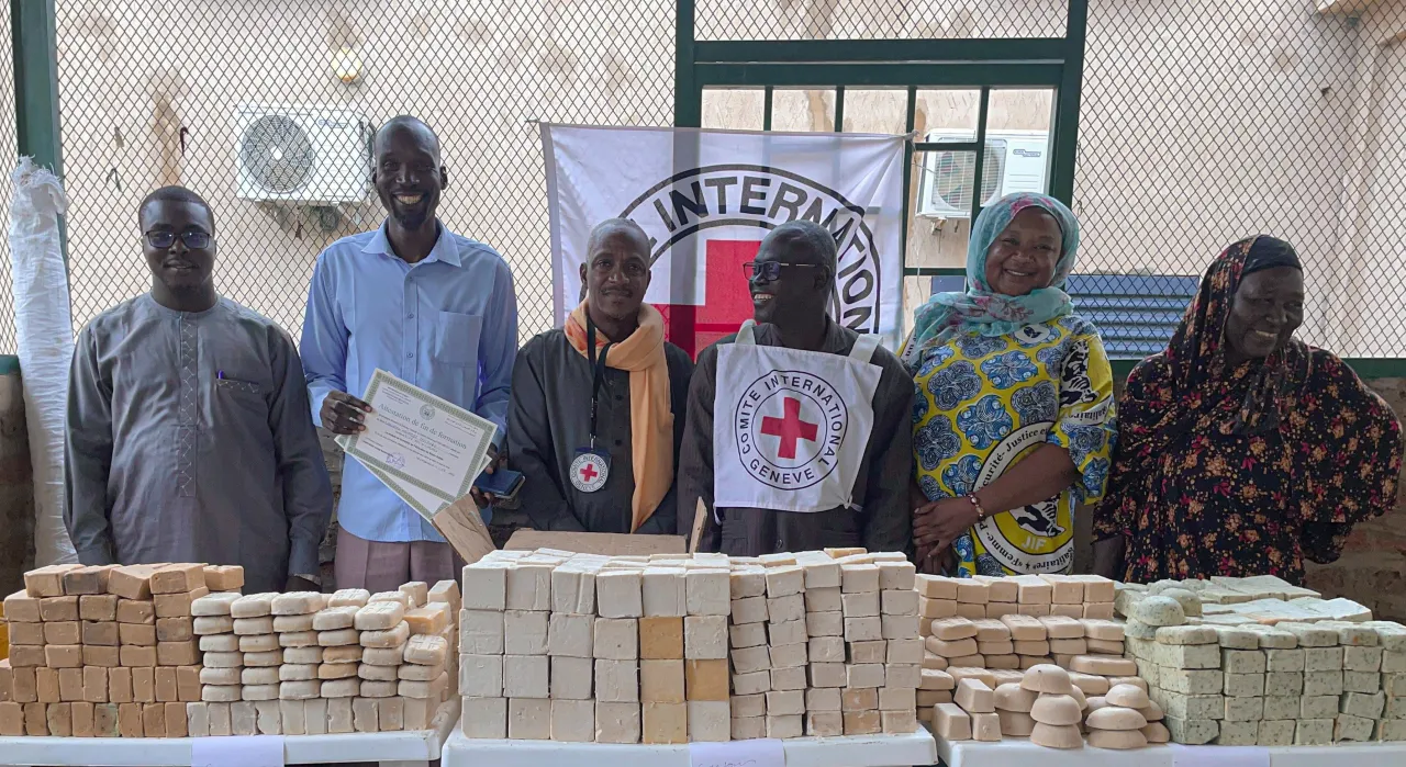 Photo de fin de formation de fabrication de savons à la ma Maison d'arrêt de Klessoum.