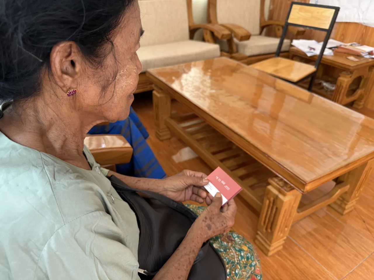 Family Visit Program Assistance provided by the ICRC Mandalay team in Myanmar.