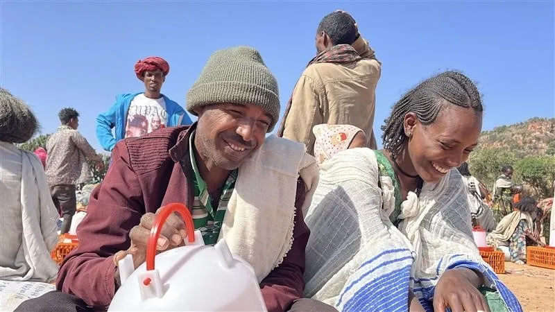 Distribution-of-poultry-to-promote-safe-farming-in-weapon-contaminated-areas-of-Tigray-region-Ethiopia