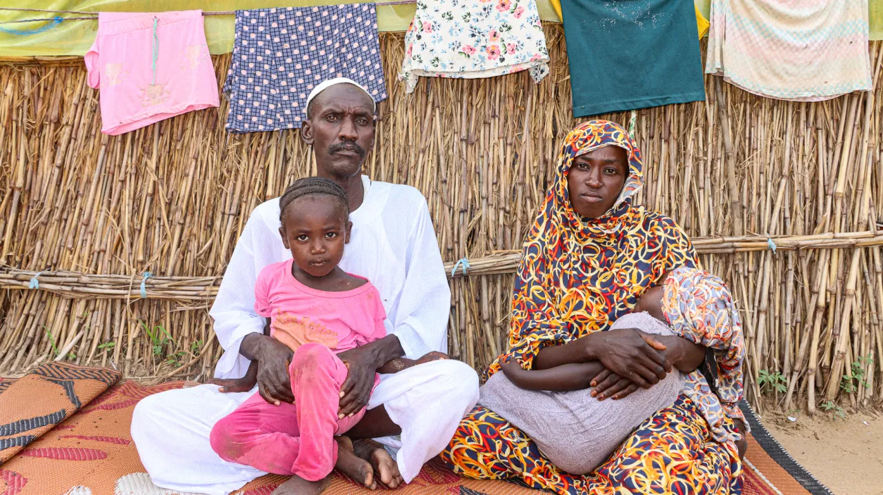 Une-refugiee-soudanaise-reunie-avec-sa-famille-a-Adre