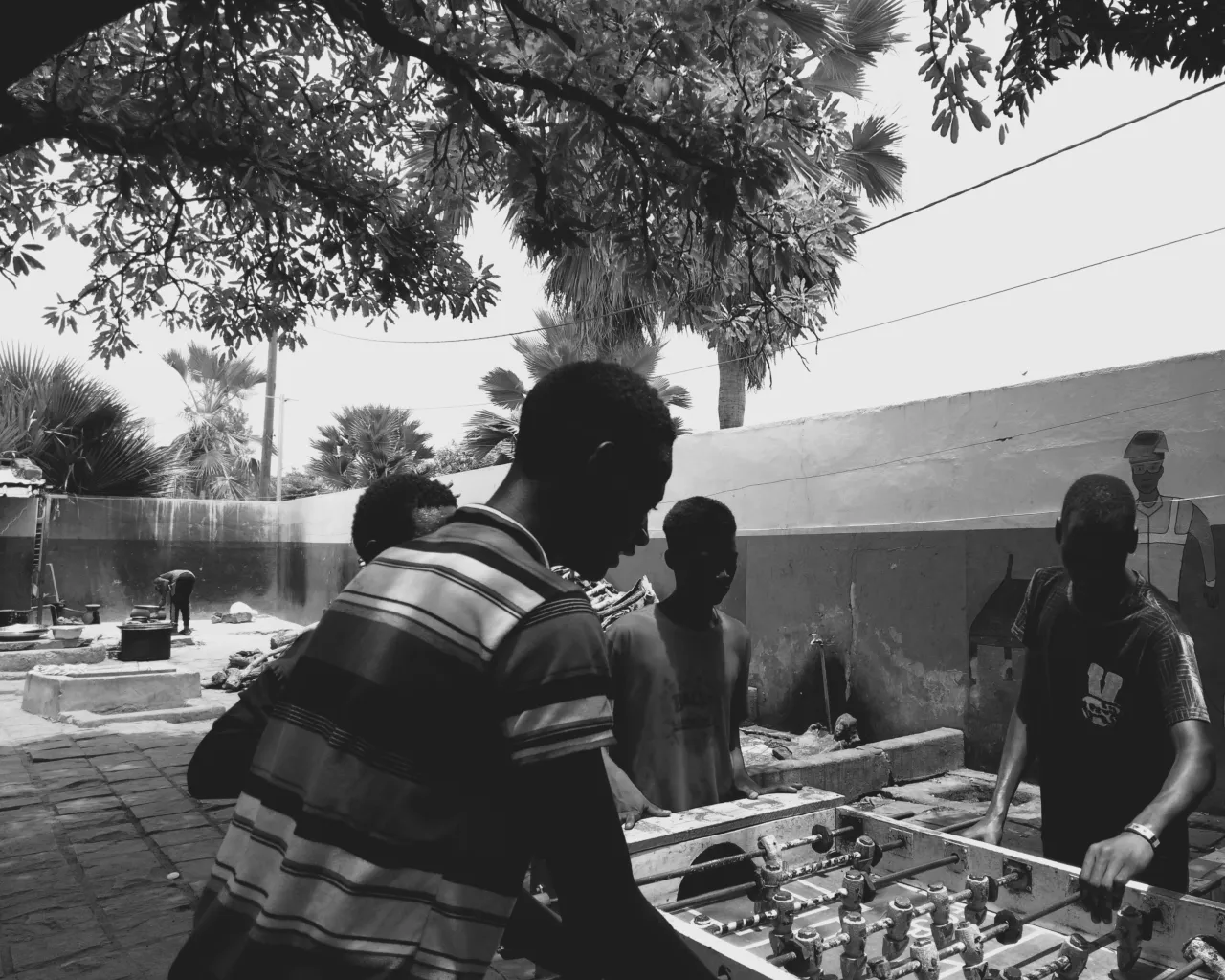 Sidi s'amuse avec ses amis 