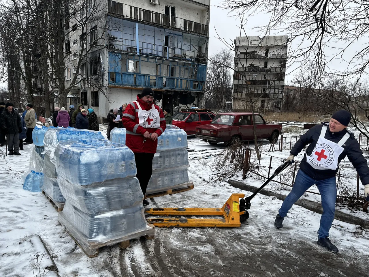 ICRC aid distribution in Krasnohorivka