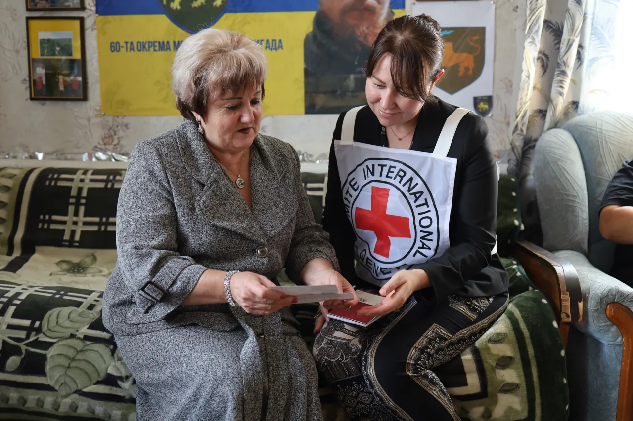 Ukraine. The ICRC helps people clarify the fate and whereabouts of their missing loved ones, working with the pertinent authorities and National Societies. 