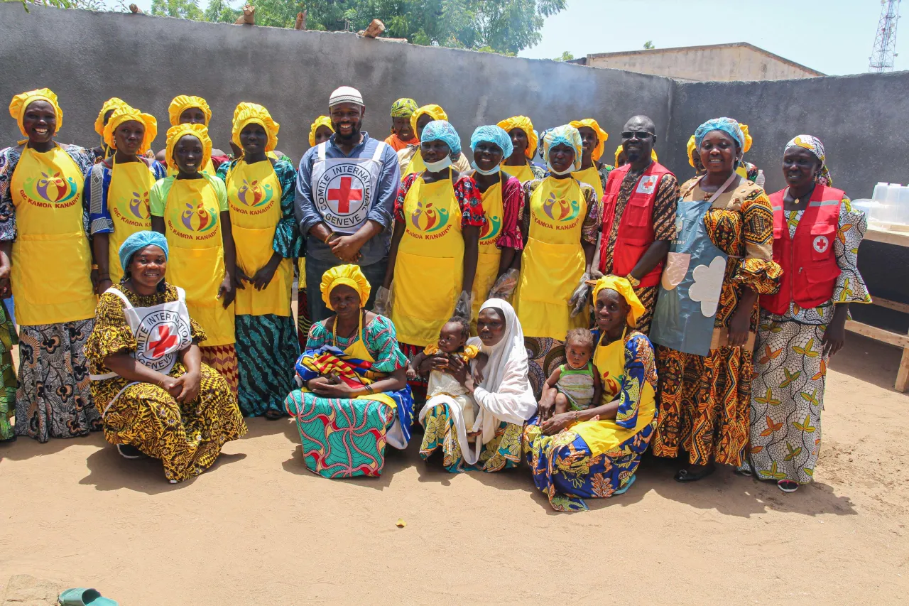 Des femmes de Kolofata, formées pour produire des farines enrichies.