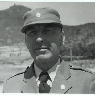 Geoje. An ICRC delegate Frédéric Bieri visits Geoje POW Camp (June 1951)