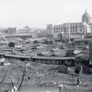 Korean War 1950-1953. Seoul. General view of the city destroyed by bombing.