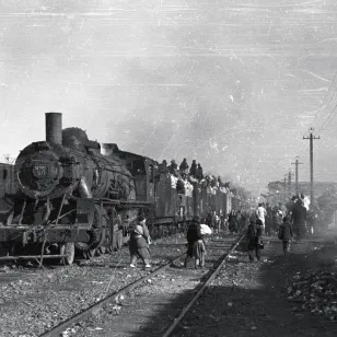  Korean War 1950-1953. Taegu. Korean refugees.