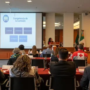 Retrato de espaldas de las personas participantes