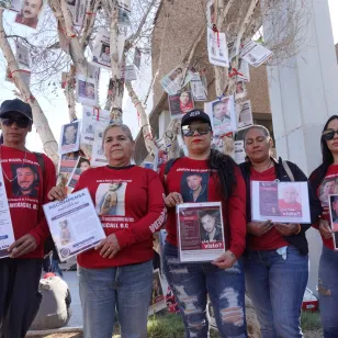 Integrantes del colectivo Buscando a Paola y Desaparecidos de Mexicali