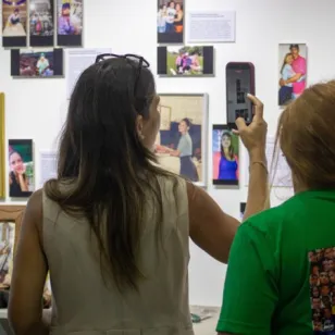 Exposición fotográfica. Día de las personas desaparecidas. Esperanza de Madre y CICR.