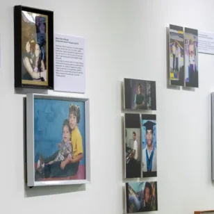 Exposición fotográfica. Día de las personas desaparecidas. Esperanza de Madre y CICR.