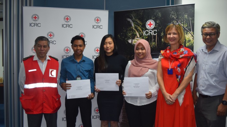 4 young writers win prizes for essays on challenges in humanitarian space