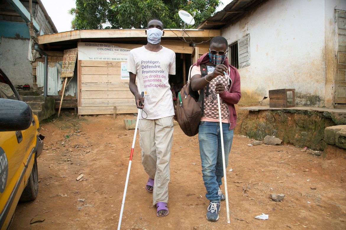 الكاميرون - بالنسبة للأطفال والشباب الذين يعيشون في بهو كولونيل دانيال دي روفيناك لذوي الإعاقات البصرية، فرض عليهم الفيروس شعورًا أكبر بالعزلة.
