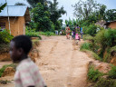 RD Congo : communautés d’accueil et déplacés peinent à accéder aux services essentiels au Nord-Kivu