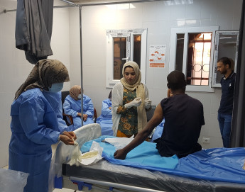 Libye : un centre de santé poursuit sa mission sur la ligne de front