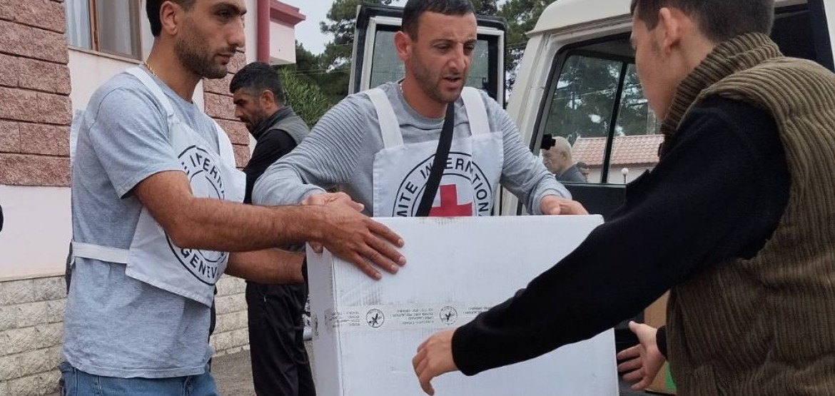 Последние данные о работе МККК в Азербайджане / Армении: эвакуация раненых и увеличение объемов помощи