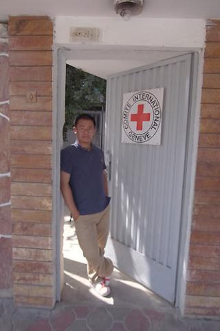 王夕越在红十字国际委员会阿富汗代表处。© ICRC / F. Clarke / P. Bourgeois 王夕越在红十字国际委员会阿富汗代表处。© ICRC / F. Clarke / P. Bourgeois