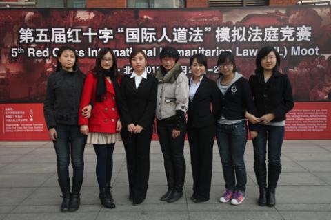 被寄予厚望的吉林大学队最终在四分之一决赛中惜败中国政法大学队。
