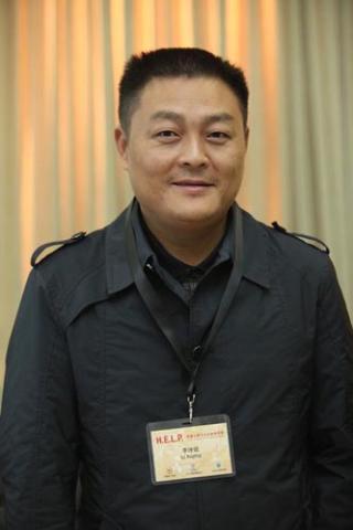 在执行维和任务时,为了排解远离祖国及亲人的孤独,李序迎喜欢用做饭来消磨时间,而且还经常邀请来自其他国家的维和人员聚餐联络感情。