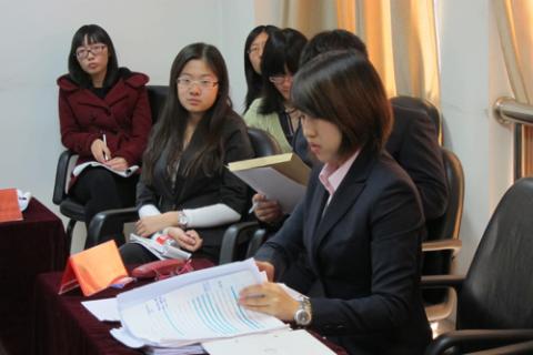 今年读研二的温晓汾专攻国际法。