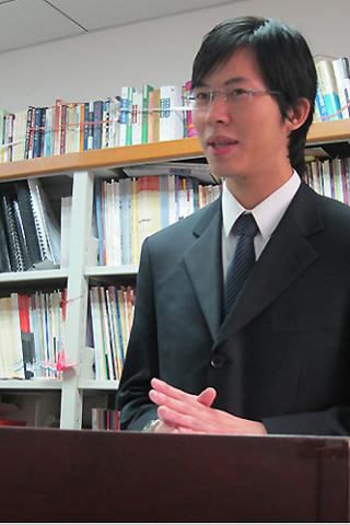 来自人民大学的吴炜鹏告诉我们他第一次意识到国际人道法的重要性是在看过电影《卢旺达饭店》(该影片取材于发生在1994年的卢旺达大屠杀)之后,他被电影中的场面所震惊, 并对受害者的遭遇非常同情。