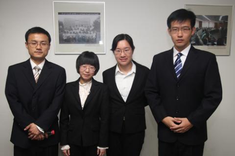 山东大学队与南开大学队合影。