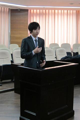 代表深圳大学队参赛的吴屹然参加国际人道法模拟法庭竞赛的初衷是希望锻炼自己将法律条文付诸实践的能力。