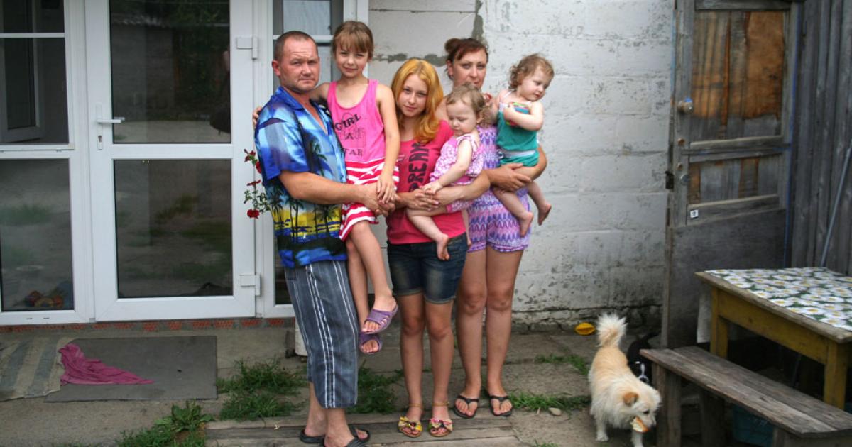 настоящая русская семья должна быть такой. Typical russian family. русская семья прикол. еврейская семья начало 20 века. деревенская семья.