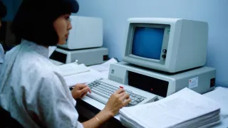 ICRC 1986, Bangkok, computer in the office of the Central Tracing Agency in the delegation.
