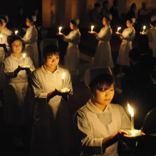 Presentation ceremony for the Florence Nightingale award. Japanese Red Crosss