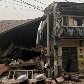 Imágenes de la destrucción causada por el terremoto en la región de Nay Pyi Taw, en  Myanmar 