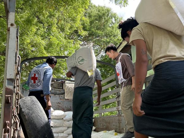 5 Myanmar food security Aye%20Sandar%20Htun ICRC
