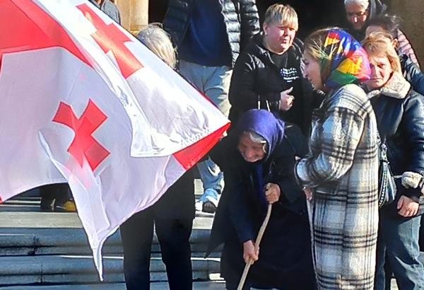 Georgia: ICRC’s psychological support helps family process the death of missing loved one