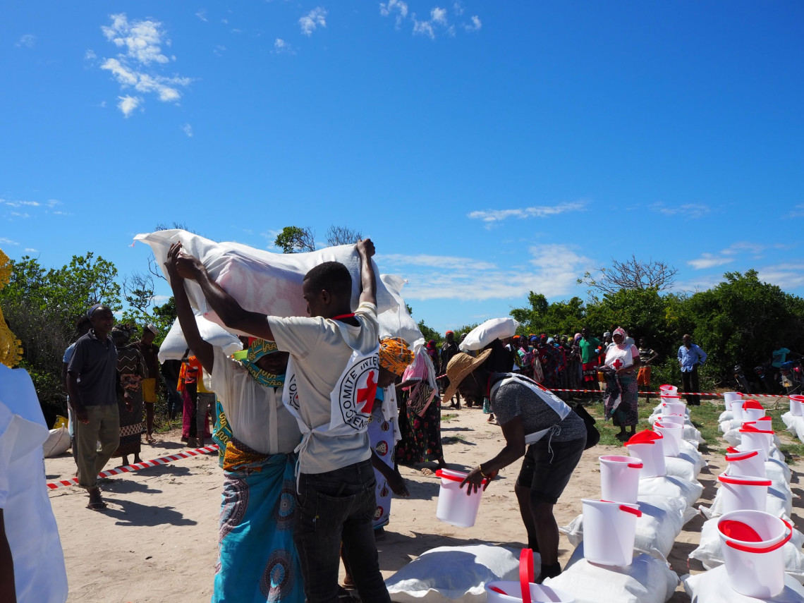 Distribuição de bens essenciais em Cabo Delgado
