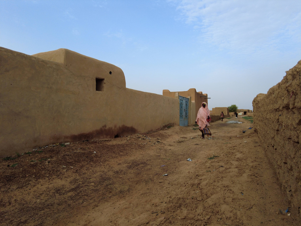 Fatoumata, dans les rue de Bambara Maoudé. Sidi Boubacar Diarra / CICR