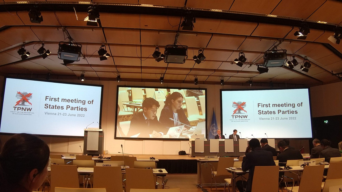 Keita Takagaki (screen right) making the presentation at the First Meeting of States Parties to Treaty on the Prohibition of Nuclear Weapons took place in Vienna in June 2022. ICRC