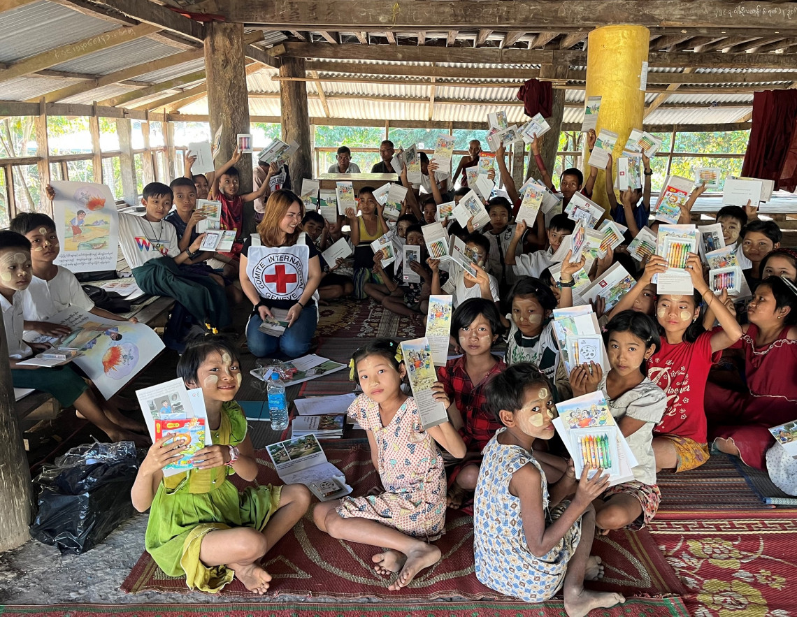 Myanmar: ICRC raises awareness as rainy season poses higher risk of explosive devices
