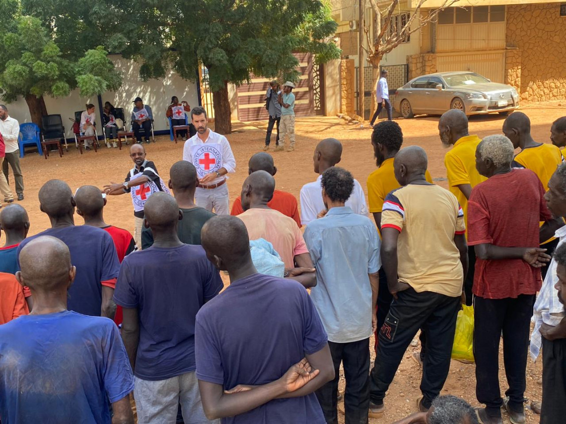 السودان: اللجنة الدولية للصليب الأحمر تيسر إطلاق سراح 64 محتجزًا