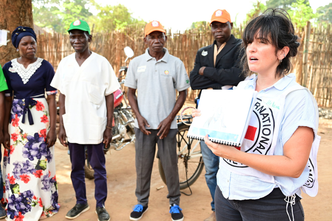 According to the ICRC's Mental Health and Psychosocial Support program in Mozambique, Helena Martins dos Santos, the training aims at sensitize the health committes and volunteers to become agents of integration within communities and reduce stigmatizaton. Foto: Eric Chege/ICRC